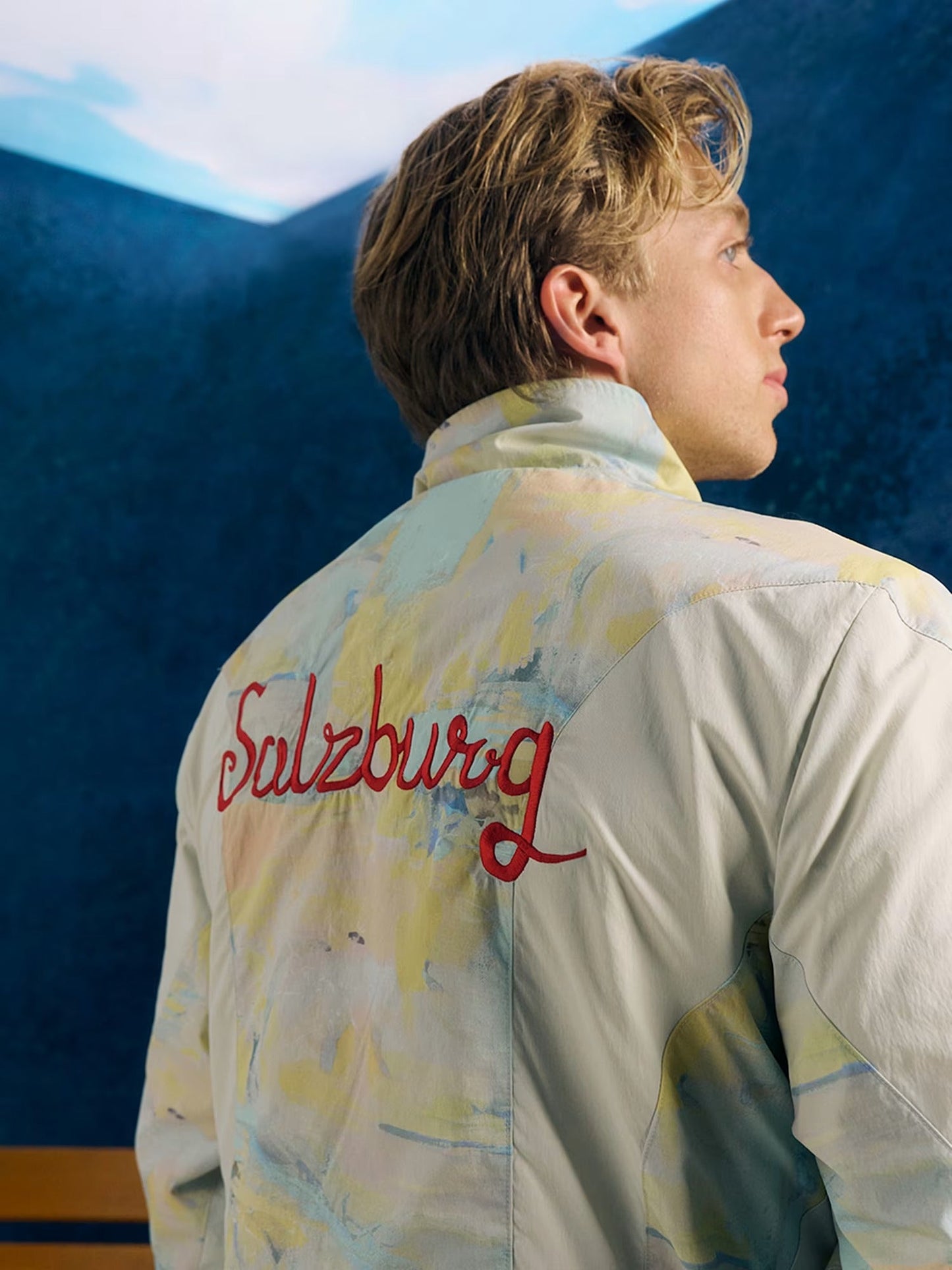 FC Red Bull Salzburg REVERSIBLE JACKET [Frosted Ivory/PUMA Red	]
